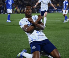 MK体育官网-科莫3-4国际米兰全场数据：射门24-7，绝对机会4-0